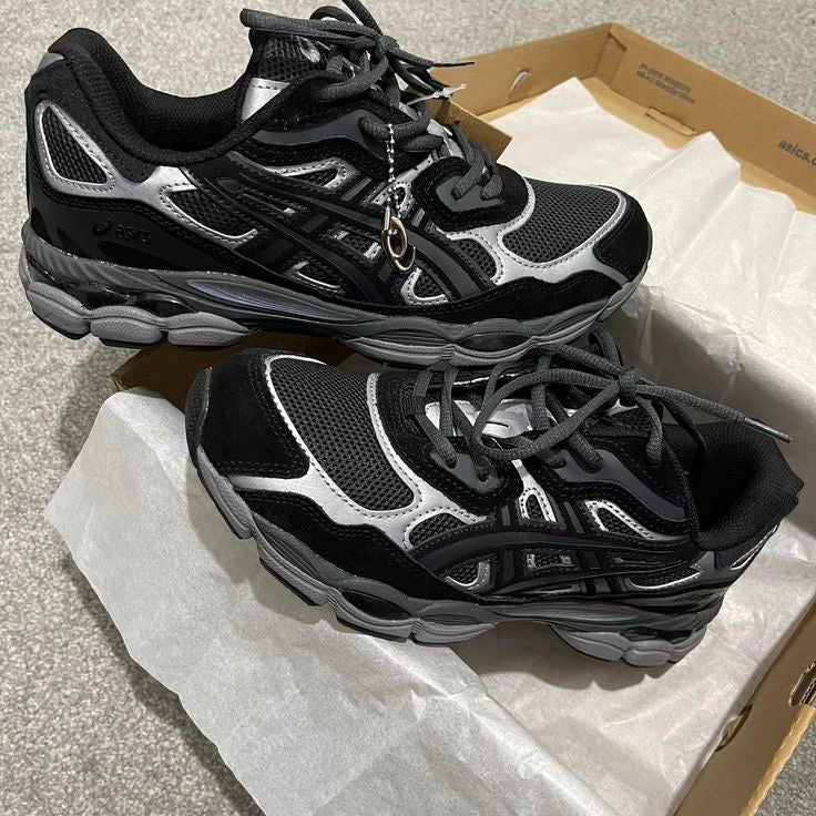 Black trainers